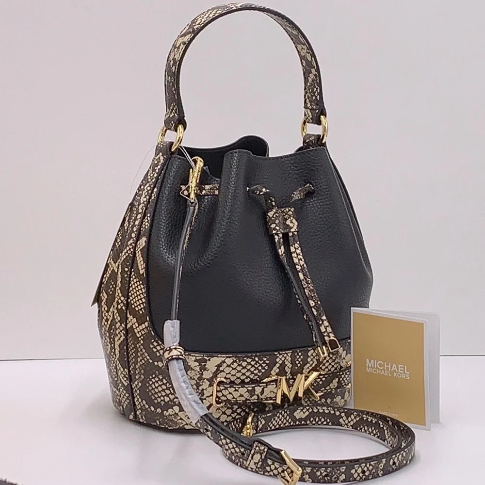 MICHAEL KORS  Reed Md Pebbled Leather Belted Bucket Messenger Satchel Crossbody